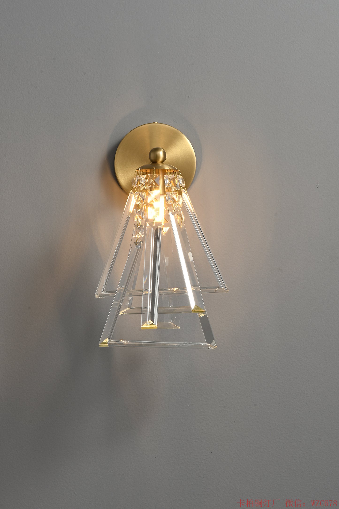 1 Light Triangle crystal brass wall sconce