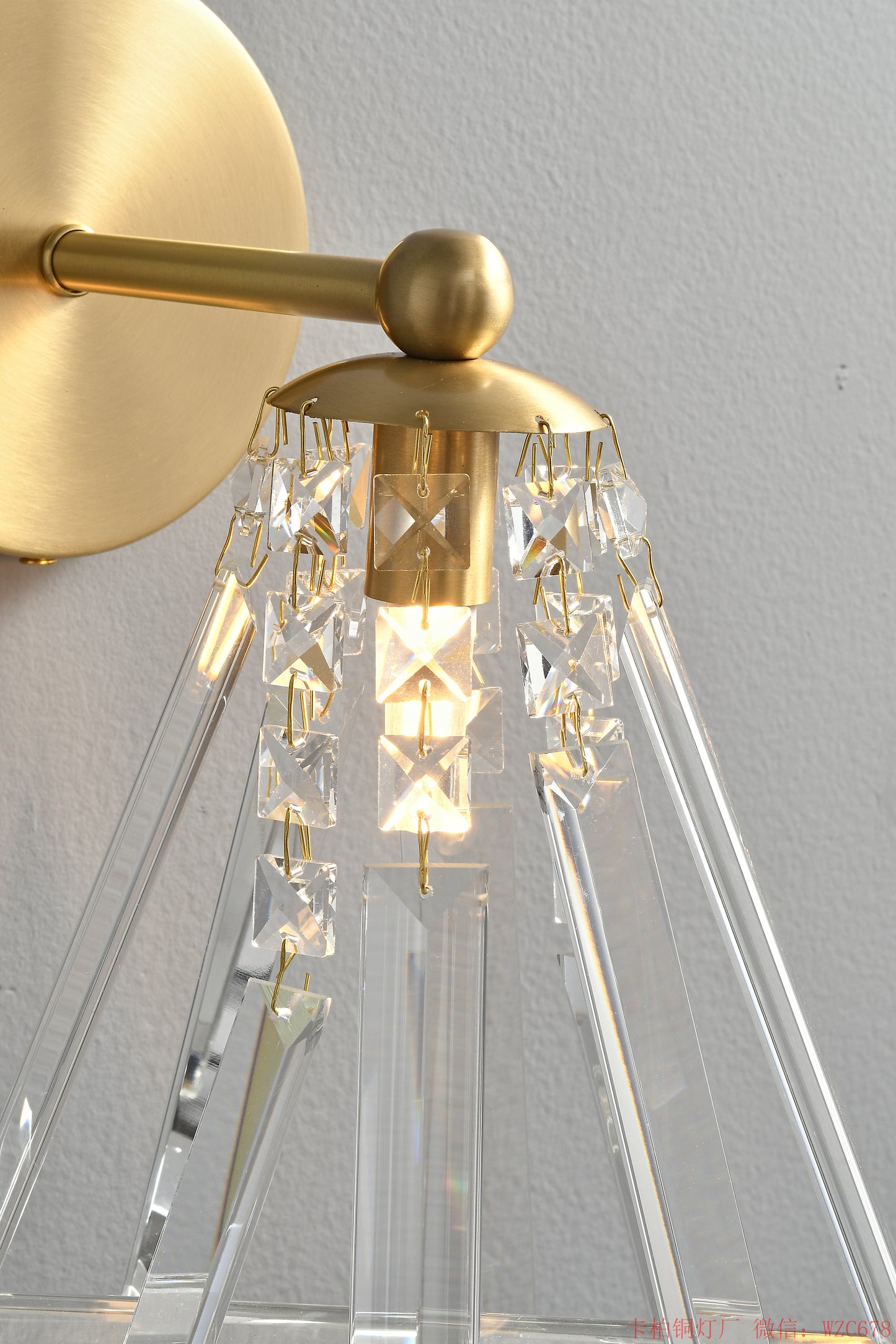1 Light Triangle crystal brass wall sconce