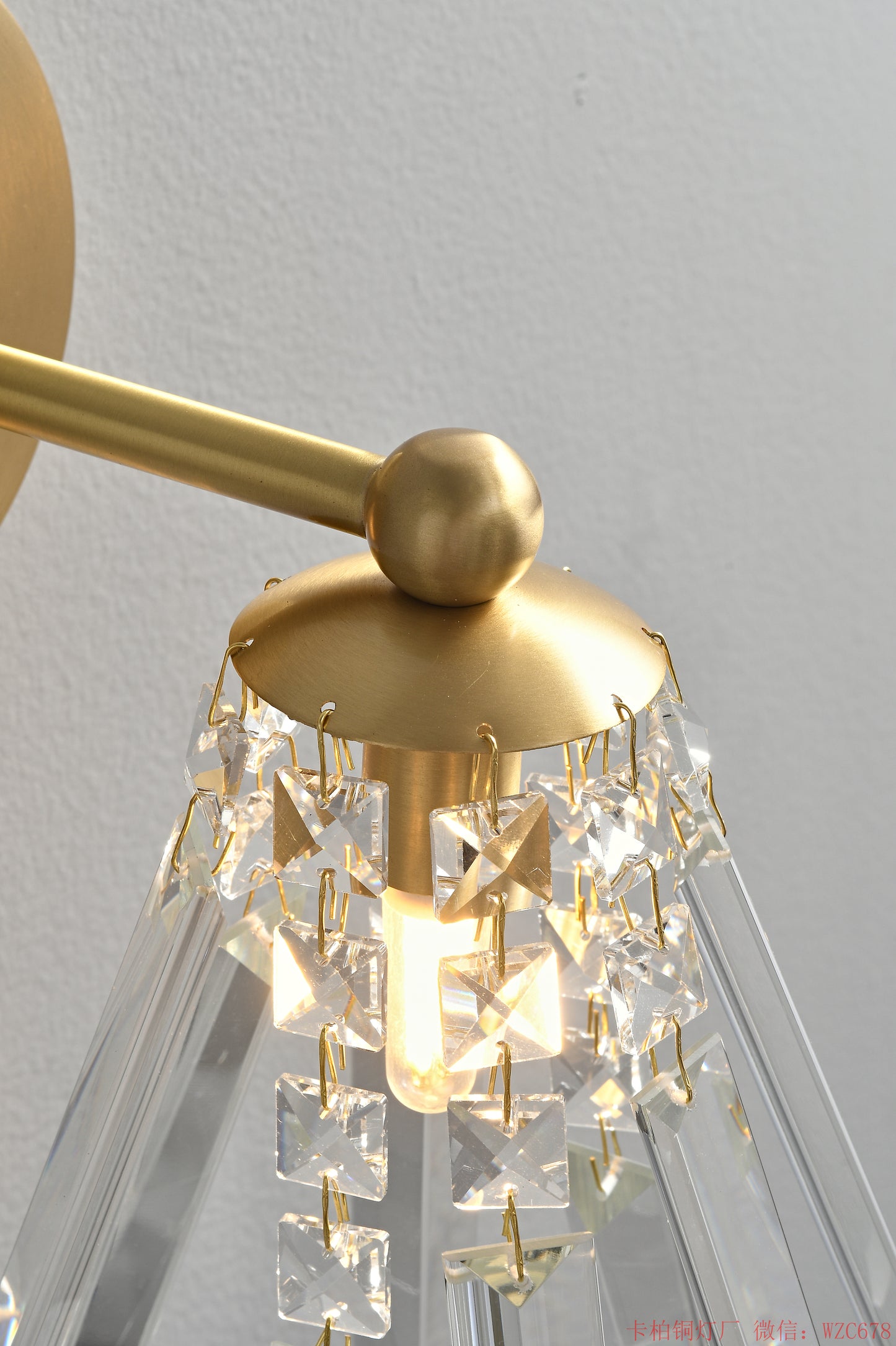 1 Light Triangle crystal brass wall sconce