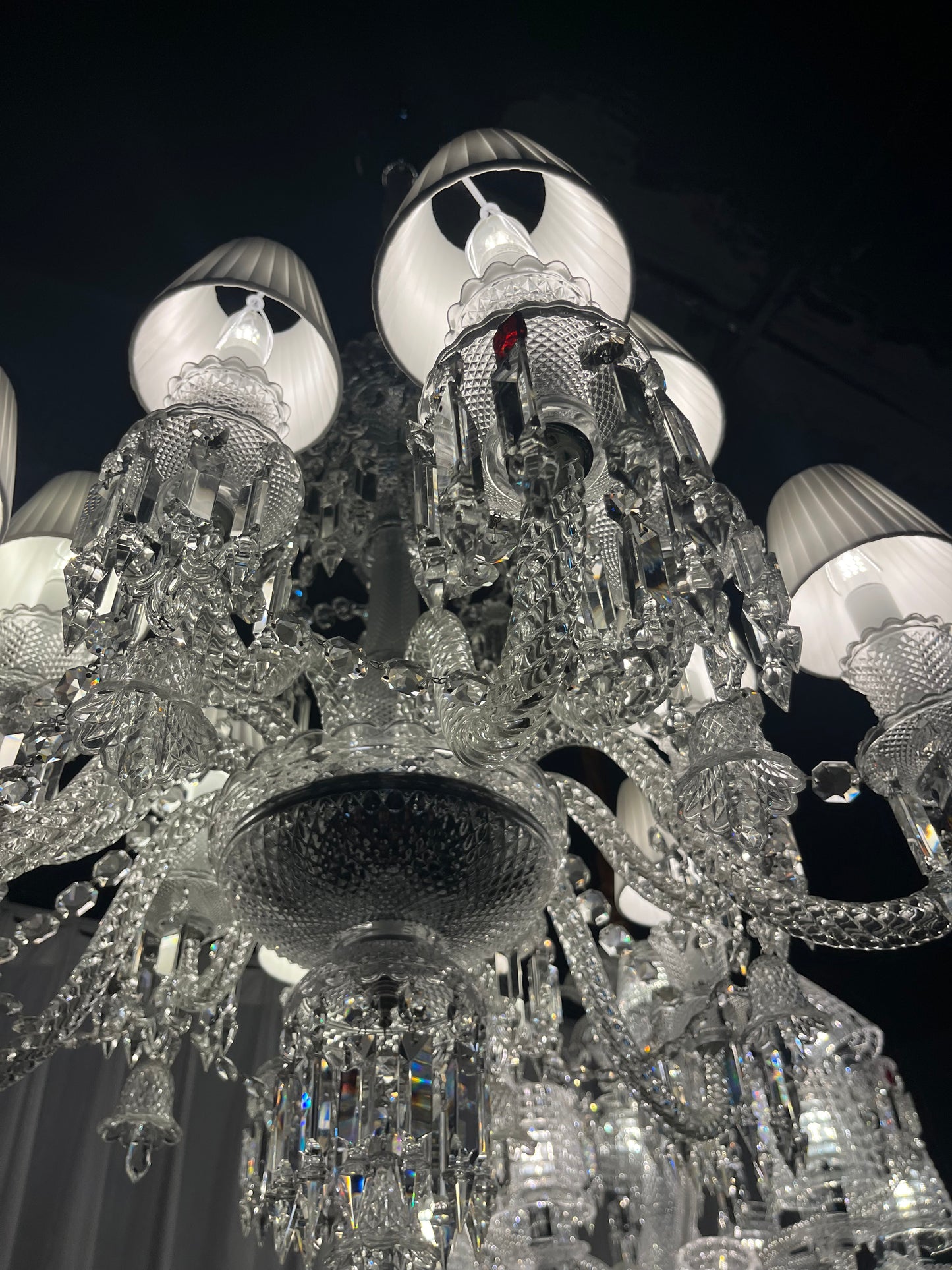 Zenith JE TE VOIS FLOU Baccarat CHANDELIER